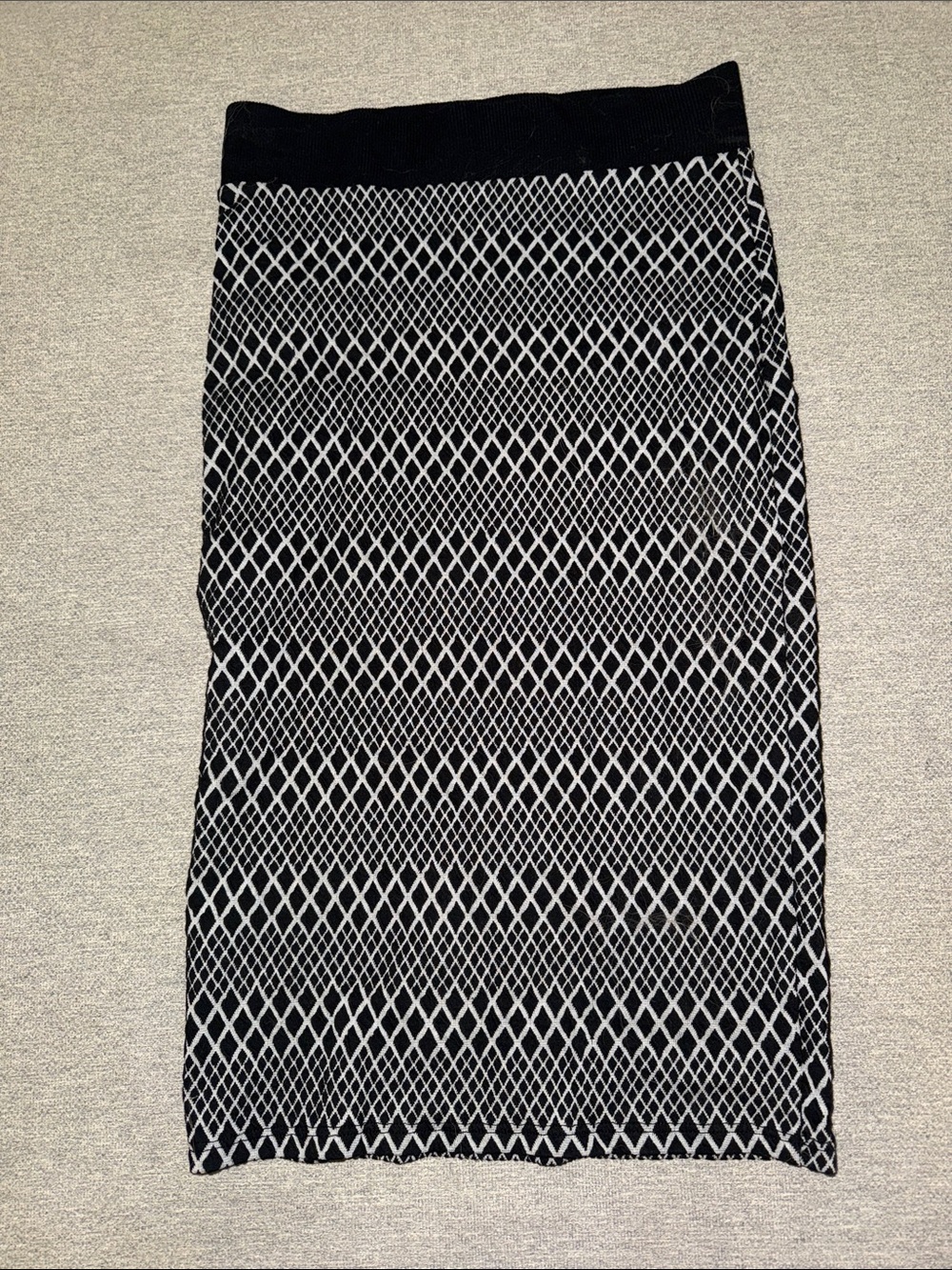 Black and White Diamond Knit Pencil Skirt
